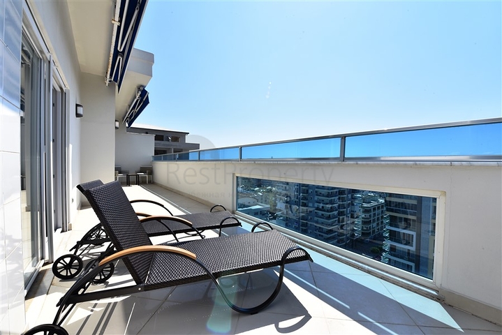 اطلالة بحر - بنتهاوس فاخرة - ضمن مجمع مميز بخدمات 5 نجوم -في مهموتلار / الانيا 