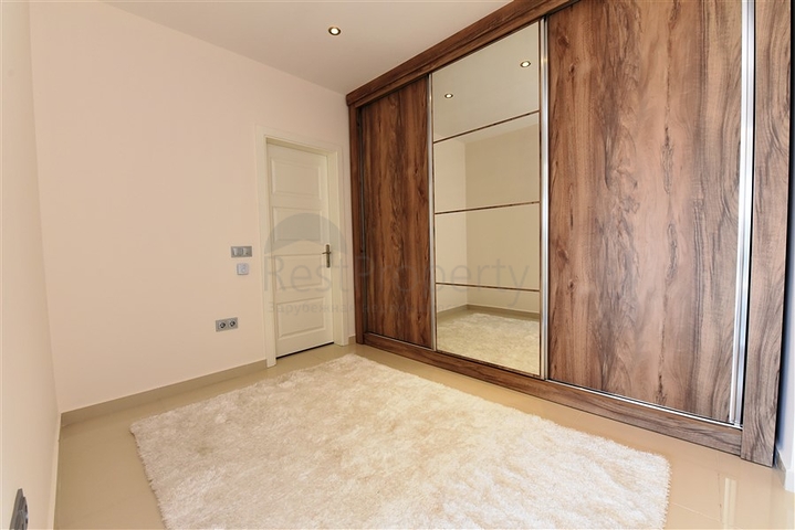 اطلالة بحر - بنتهاوس فاخرة - ضمن مجمع مميز بخدمات 5 نجوم -في مهموتلار / الانيا 