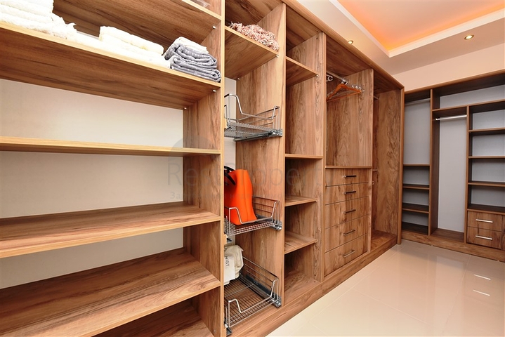 اطلالة بحر - بنتهاوس فاخرة - ضمن مجمع مميز بخدمات 5 نجوم -في مهموتلار / الانيا 