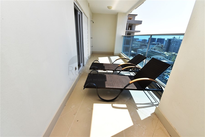 اطلالة بحر - بنتهاوس فاخرة - ضمن مجمع مميز بخدمات 5 نجوم -في مهموتلار / الانيا 