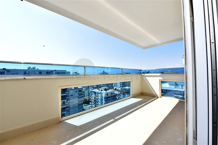 اطلالة بحر - بنتهاوس فاخرة - ضمن مجمع مميز بخدمات 5 نجوم -في مهموتلار / الانيا 