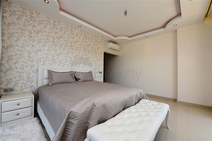 اطلالة بحر - بنتهاوس فاخرة - ضمن مجمع مميز بخدمات 5 نجوم -في مهموتلار / الانيا 