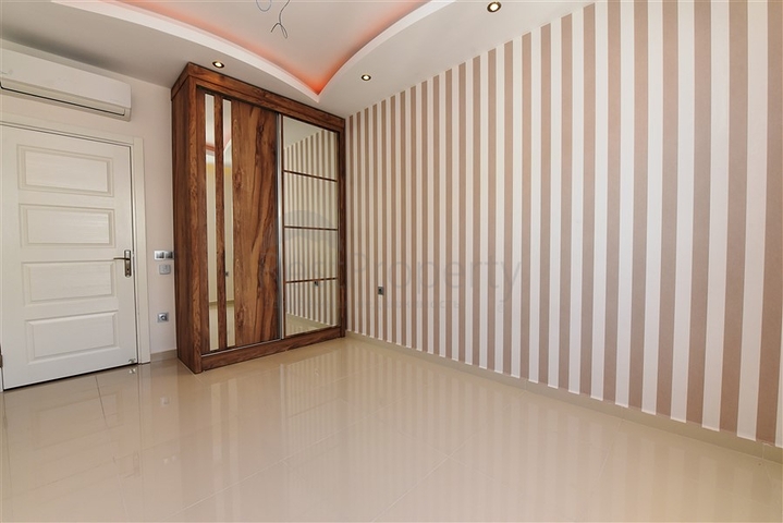 اطلالة بحر - بنتهاوس فاخرة - ضمن مجمع مميز بخدمات 5 نجوم -في مهموتلار / الانيا 