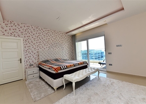 اطلالة بحر - بنتهاوس فاخرة - ضمن مجمع مميز بخدمات 5 نجوم -في مهموتلار / الانيا 