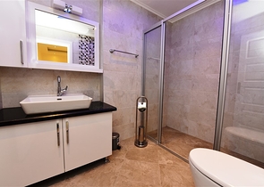 اطلالة بحر - بنتهاوس فاخرة - ضمن مجمع مميز بخدمات 5 نجوم -في مهموتلار / الانيا 