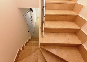 اطلالة بحر - بنتهاوس فاخرة - ضمن مجمع مميز بخدمات 5 نجوم -في مهموتلار / الانيا 