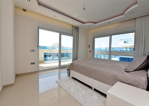 اطلالة بحر - بنتهاوس فاخرة - ضمن مجمع مميز بخدمات 5 نجوم -في مهموتلار / الانيا 