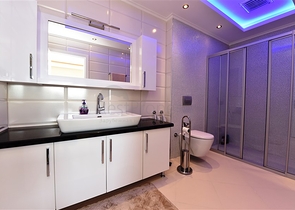 اطلالة بحر - بنتهاوس فاخرة - ضمن مجمع مميز بخدمات 5 نجوم -في مهموتلار / الانيا 