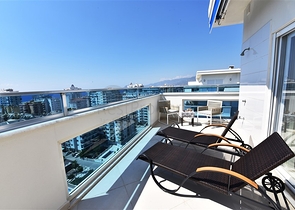 اطلالة بحر - بنتهاوس فاخرة - ضمن مجمع مميز بخدمات 5 نجوم -في مهموتلار / الانيا 