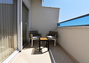 اطلالة بحر - بنتهاوس فاخرة - ضمن مجمع مميز بخدمات 5 نجوم -في مهموتلار / الانيا 