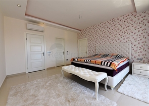 اطلالة بحر - بنتهاوس فاخرة - ضمن مجمع مميز بخدمات 5 نجوم -في مهموتلار / الانيا 