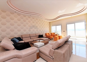 اطلالة بحر - بنتهاوس فاخرة - ضمن مجمع مميز بخدمات 5 نجوم -في مهموتلار / الانيا 