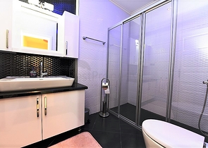 اطلالة بحر - بنتهاوس فاخرة - ضمن مجمع مميز بخدمات 5 نجوم -في مهموتلار / الانيا 