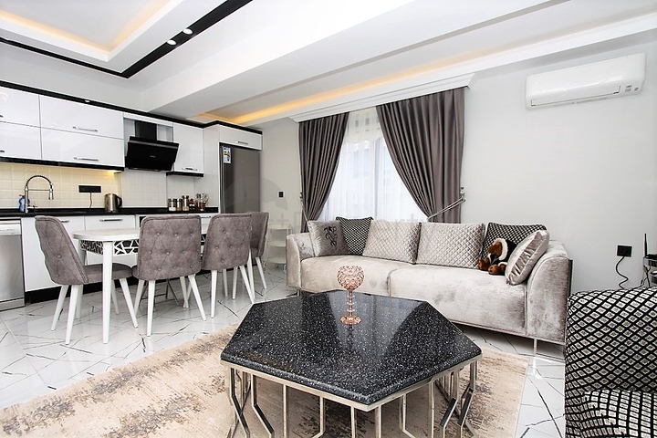 في مركز المدينة - شقة غرفتين وصالة مفروشة - الانيا 