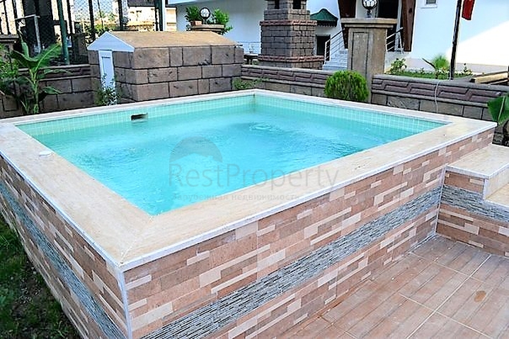 مجمع يضم كافة الخدمات -قريب من البحر - شقة مفروشة 1+1- في مهموتلار / الانيا 