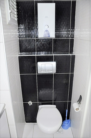 مجمع يضم كافة الخدمات -قريب من البحر - شقة مفروشة 1+1- في مهموتلار / الانيا 