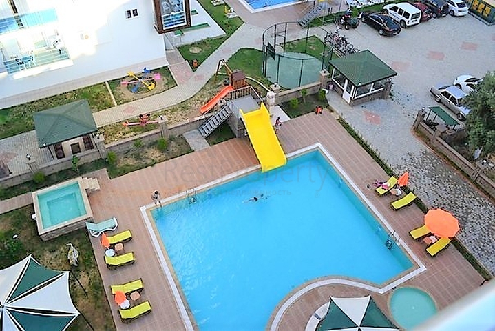 مجمع يضم كافة الخدمات -قريب من البحر - شقة مفروشة 1+1- في مهموتلار / الانيا 