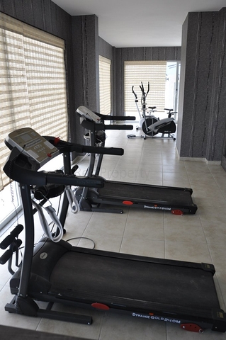 مجمع يضم كافة الخدمات -قريب من البحر - شقة مفروشة 1+1- في مهموتلار / الانيا 