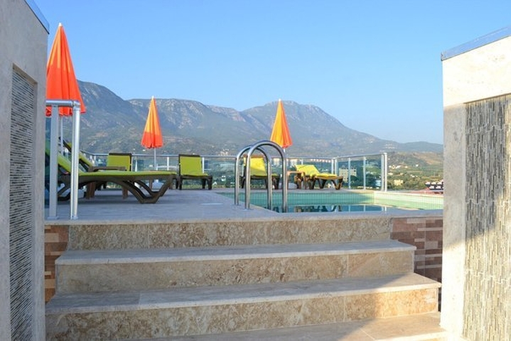 مجمع يضم كافة الخدمات -قريب من البحر - شقة مفروشة 1+1- في مهموتلار / الانيا 