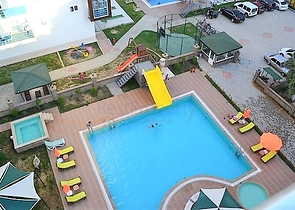 مجمع يضم كافة الخدمات -قريب من البحر - شقة مفروشة 1+1- في مهموتلار / الانيا 