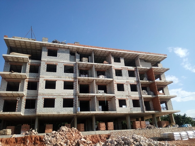 مجمع قيد الانشاء - دفعات بالاقساط - في منطقة اوبا المركزية / الانيا 