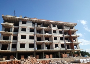 مجمع قيد الانشاء - دفعات بالاقساط - في منطقة اوبا المركزية / الانيا 