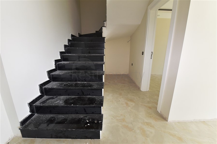 اطلالة بحر مباشرة - دوبلكس فاخرة 4 غرف وصالة - في مهموتلار / الانيا 