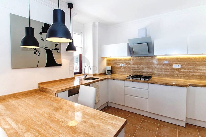 شقة قريبة من المركز والبحر- مؤثثة - في منطقة اوبا / الانيا 