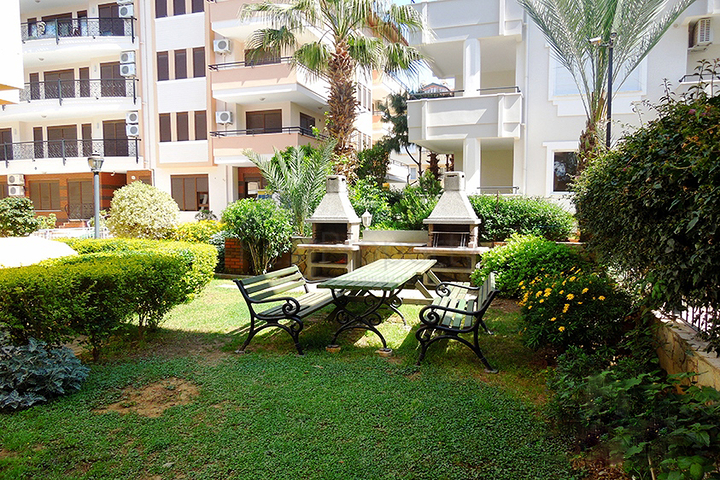 شقة قريبة من المركز والبحر- مؤثثة - في منطقة اوبا / الانيا 