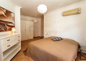 شقة قريبة من المركز والبحر- مؤثثة - في منطقة اوبا / الانيا 