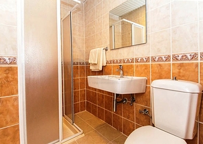 شقة قريبة من المركز والبحر- مؤثثة - في منطقة اوبا / الانيا 