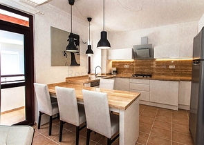 شقة قريبة من المركز والبحر- مؤثثة - في منطقة اوبا / الانيا 