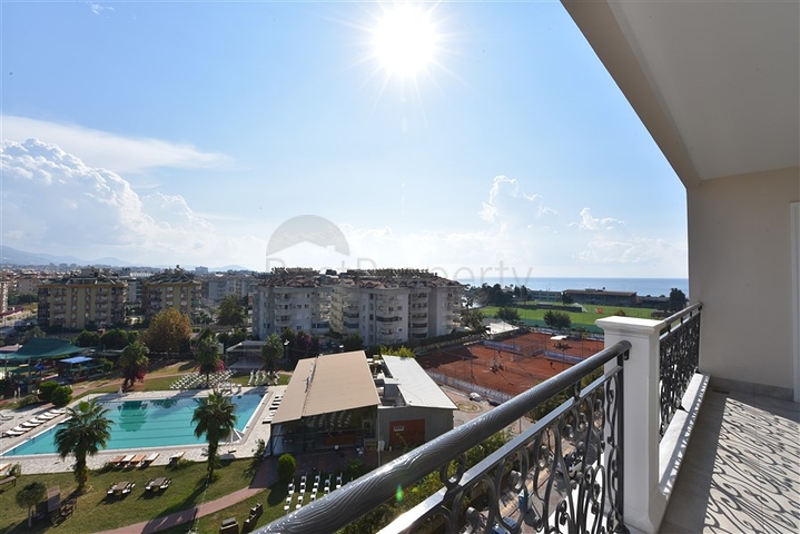 اطلالة بحر - مجمع فاخر - شقة غرفتين وصالة - في مركز المدينة / الانيا