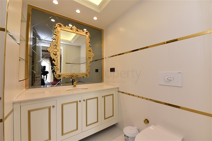 اطلالة بحر - مجمع فاخر - شقة غرفتين وصالة - في مركز المدينة / الانيا