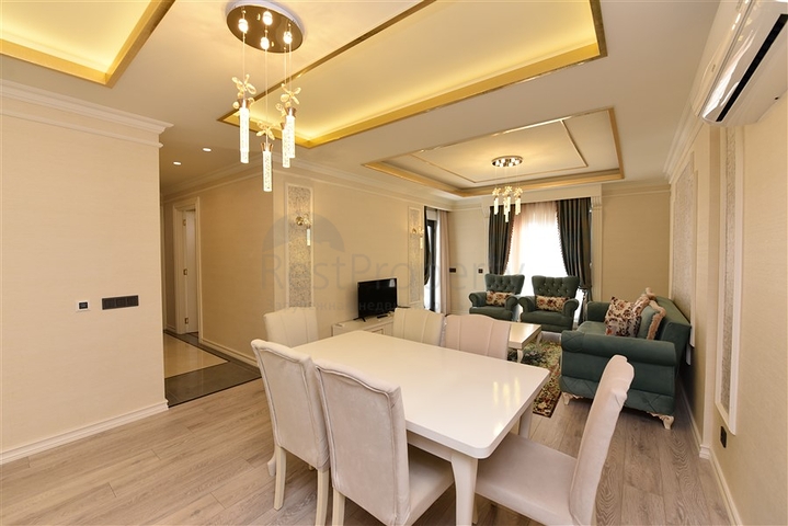 اطلالة بحر - مجمع فاخر - شقة غرفتين وصالة - في مركز المدينة / الانيا