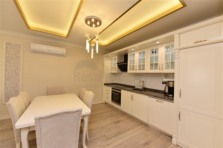 اطلالة بحر - مجمع فاخر - شقة غرفتين وصالة - في مركز المدينة / الانيا