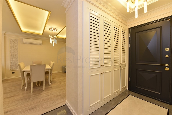 اطلالة بحر - مجمع فاخر - شقة غرفتين وصالة - في مركز المدينة / الانيا