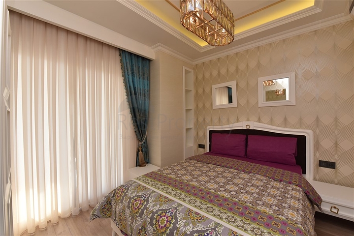 اطلالة بحر - مجمع فاخر - شقة غرفتين وصالة - في مركز المدينة / الانيا