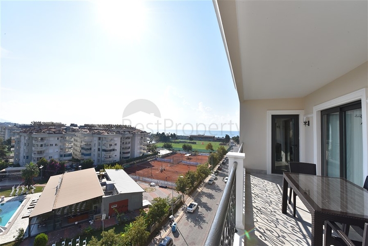 اطلالة بحر - مجمع فاخر - شقة غرفتين وصالة - في مركز المدينة / الانيا