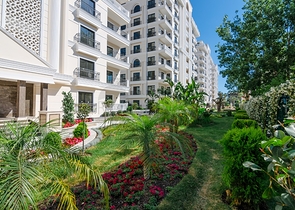 اطلالة بحر - مجمع فاخر - شقة غرفتين وصالة - في مركز المدينة / الانيا