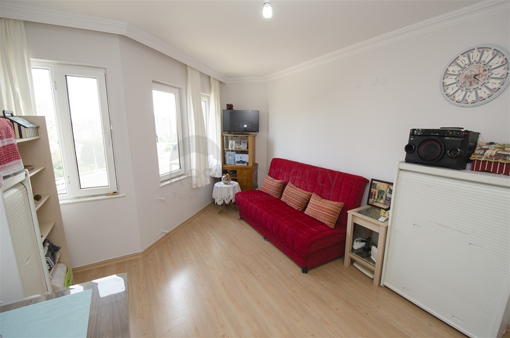 شقة واسعة 3 + 1 مع أثاث في كونيالتي أنطاليا