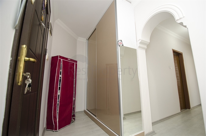 شقة واسعة 3 + 1 مع أثاث في كونيالتي أنطاليا