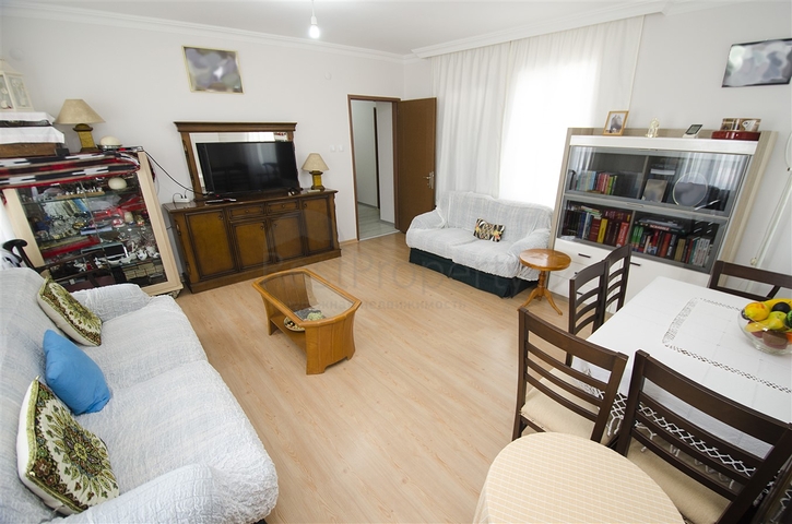 شقة واسعة 3 + 1 مع أثاث في كونيالتي أنطاليا