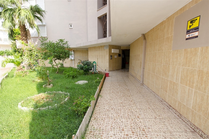 شقة واسعة 3 + 1 مع أثاث في كونيالتي أنطاليا