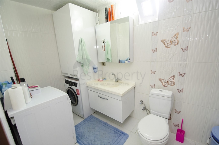 شقة واسعة 3 + 1 مع أثاث في كونيالتي أنطاليا