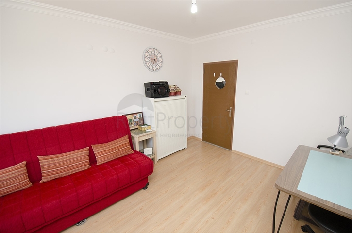 شقة واسعة 3 + 1 مع أثاث في كونيالتي أنطاليا