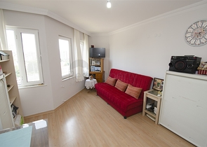 شقة واسعة 3 + 1 مع أثاث في كونيالتي أنطاليا