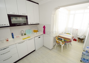 شقة واسعة 3 + 1 مع أثاث في كونيالتي أنطاليا