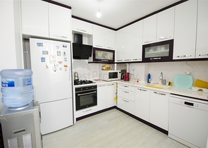 شقة واسعة 3 + 1 مع أثاث في كونيالتي أنطاليا