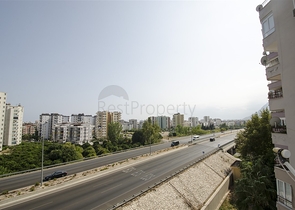 شقة واسعة 3 + 1 مع أثاث في كونيالتي أنطاليا